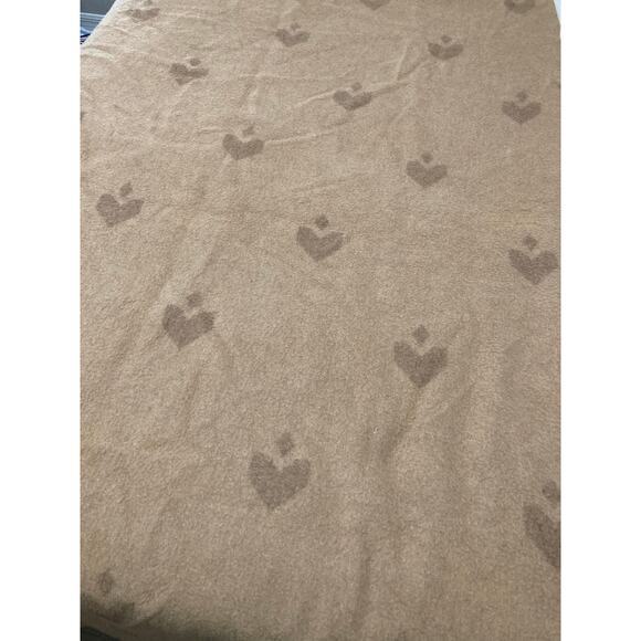 Vintage Heart Pattern Fleece Throw Blanket 80 x 58” Beige - Picture 5 of 9